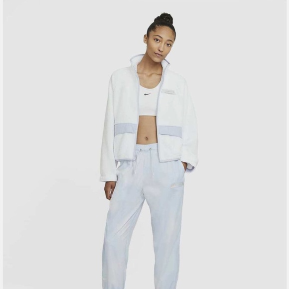 Nike Sportswear Sherpa Jacket Size Medium - Picture 1 of 6